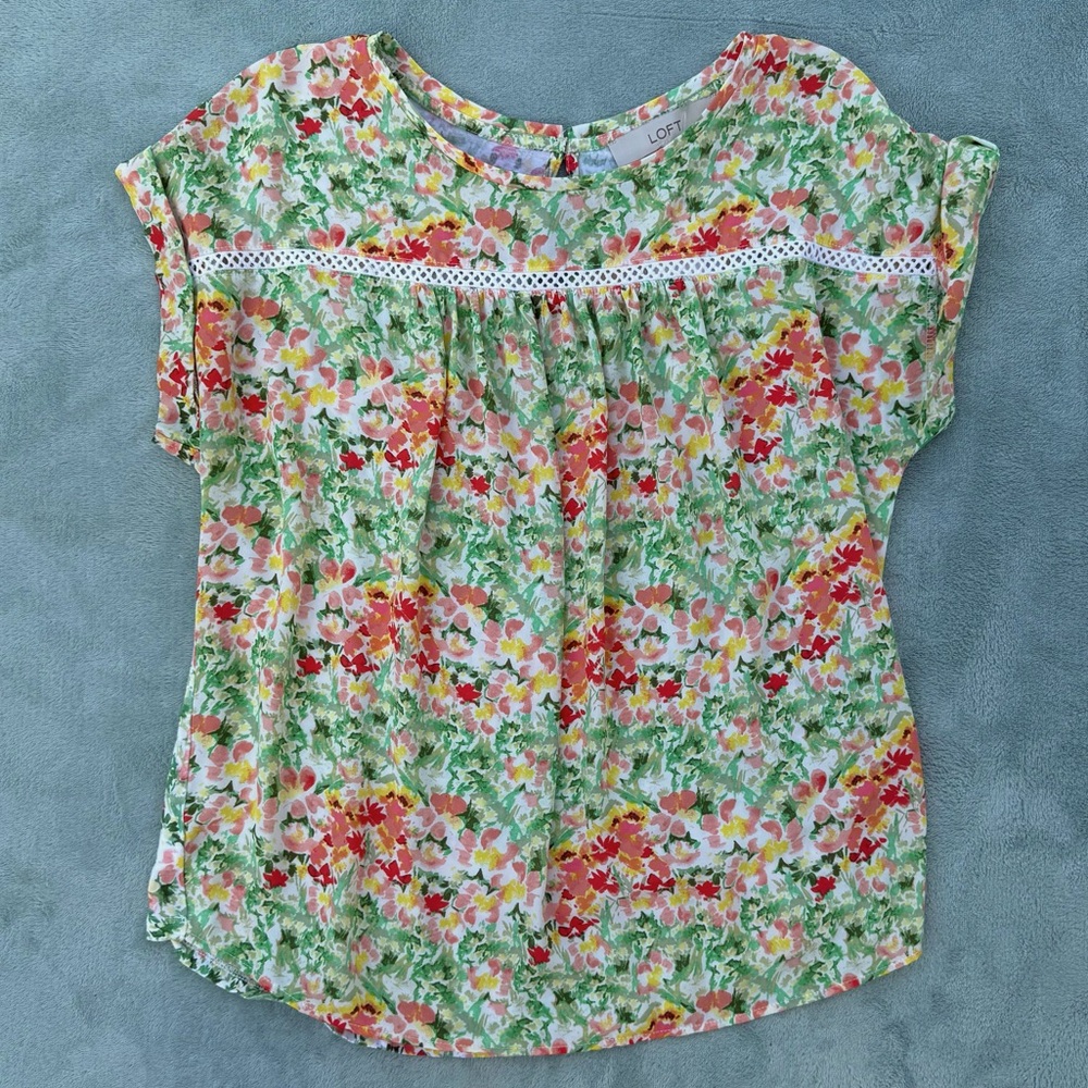 Loft buttercup floral pleated mixed media top